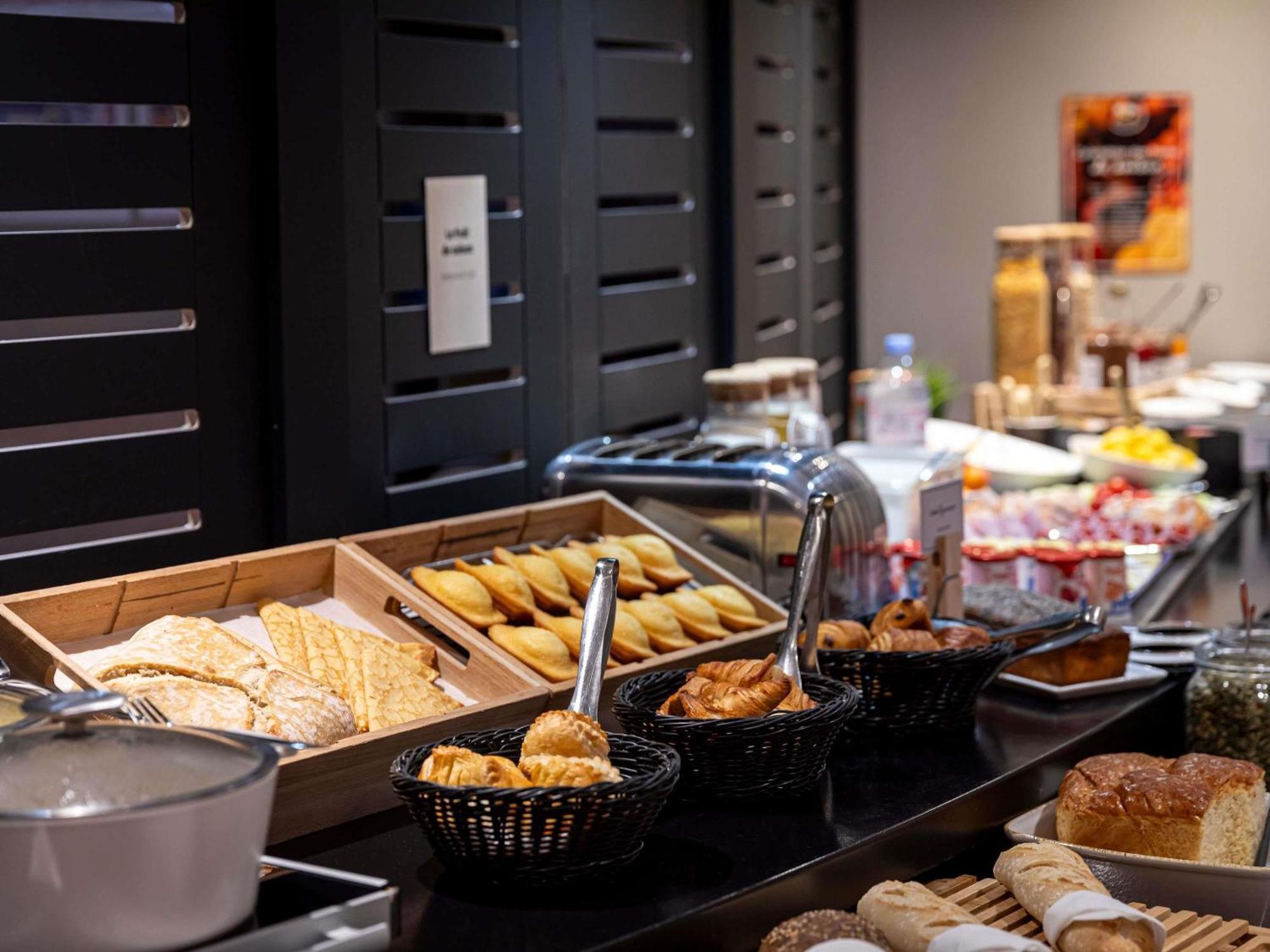 Ibis Daumesnil Porte Doree Hotel 3*