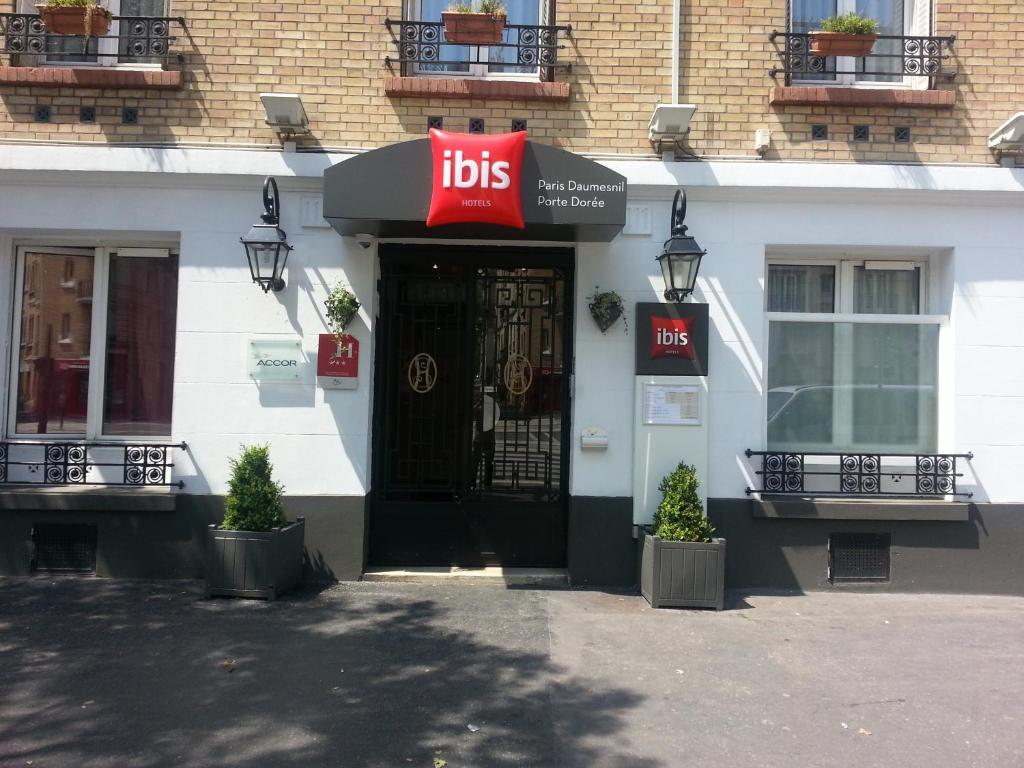 Ibis Daumesnil Porte Doree Hotel